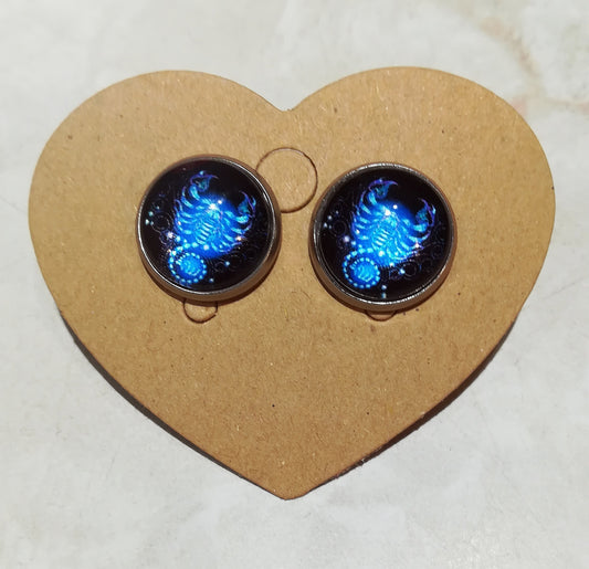 Boutons d'oreilles "scorpion"